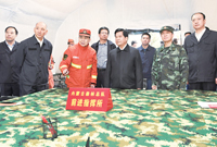 李纪恒在大兴安岭火灾前线研究部署扑火救灾工作